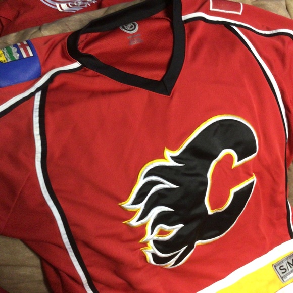 NHL CALGARY Flames jersey - Picture 2 of 4